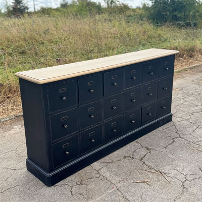 buffet_pin_noir_plateau_naturel