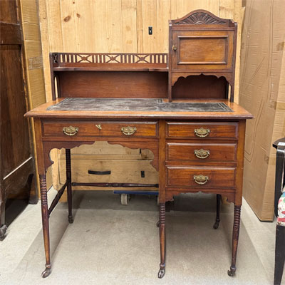 bureau_ancien_credence