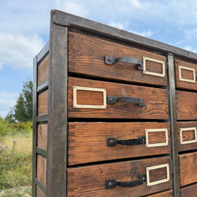 meuble_de_metier_ancien_avec_tiroirs