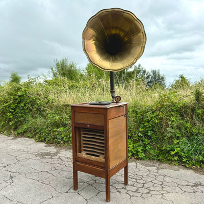 gramophone_sur_meuble