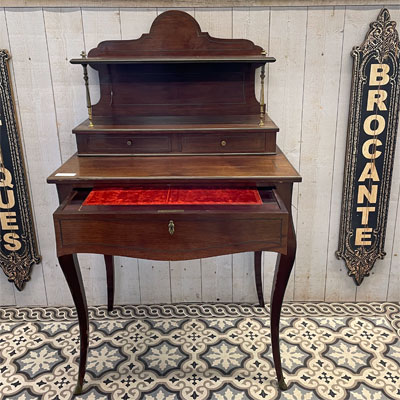 bureau_gradin_ancien