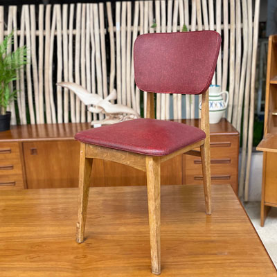 chaise_vintage_rouge_bois