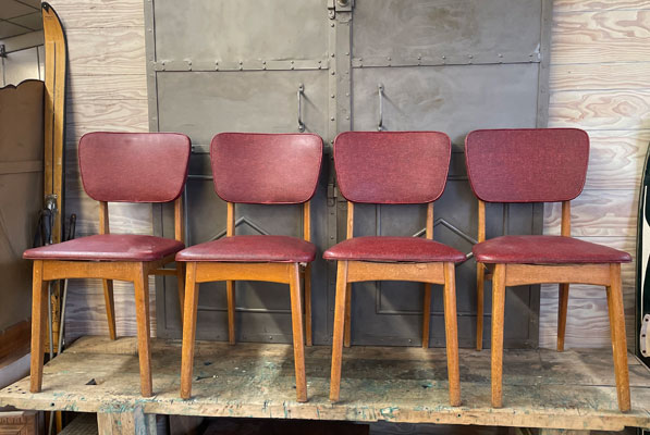 chaises_vintage_rouges