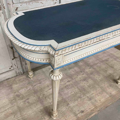 bureau_style_louis_XVI_bois_patine_blanc_dessus_bleu