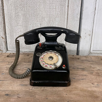 telephones_anciens_bakelite_et_metal