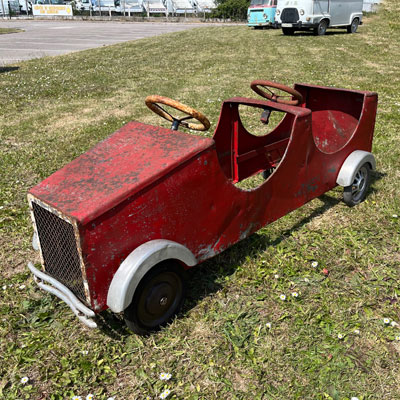 voiture_double_pedale_ancienne