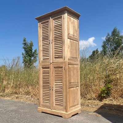 armoire_portes_persiennes