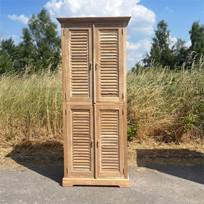 armoire_teck_portes_persiennes