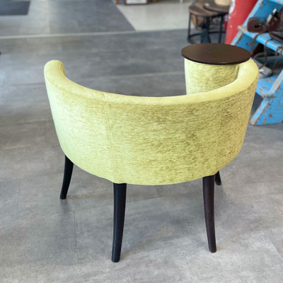 fauteuil_design_tablette_integree