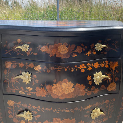 commode_style_louisXV_noir_decor_fleuri