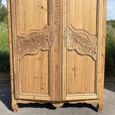 armoire_19eme_pin_sculpte