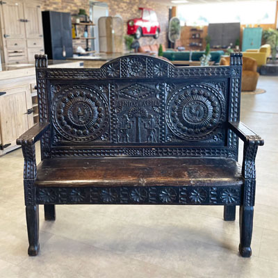 banc_ancien_bois_sculpte