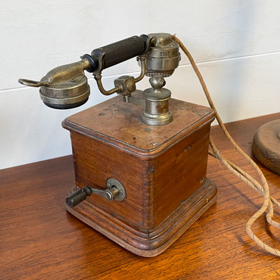 telephone_ancien_bois