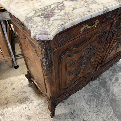 buffet_louisXV_dessus_marbre