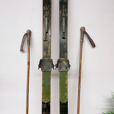 paire_skis_anciens_bois