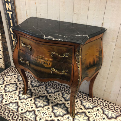 commode_dessus_marbre