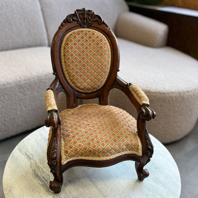 fauteuil_medaillon_enfant_ancien