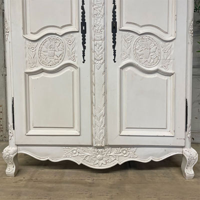 armoire_sculptee_style_louis_XV