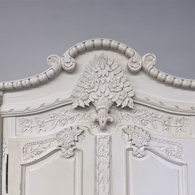 armoire_style_louis_XV_blanche