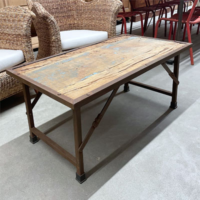 table_salon_pliante_vieux_bois_pieds_metal